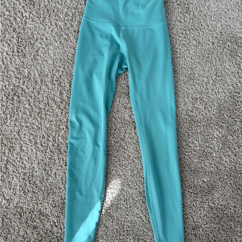 Lululemon Wunder Train size 4 High-Rise Active Leggings in Teal